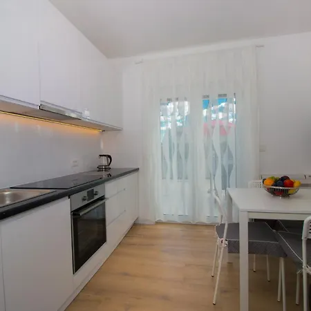 Nikola 2 Apartment