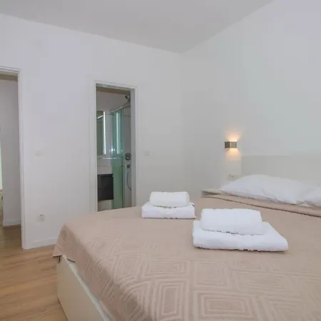 Nikola 2 Apartment *
