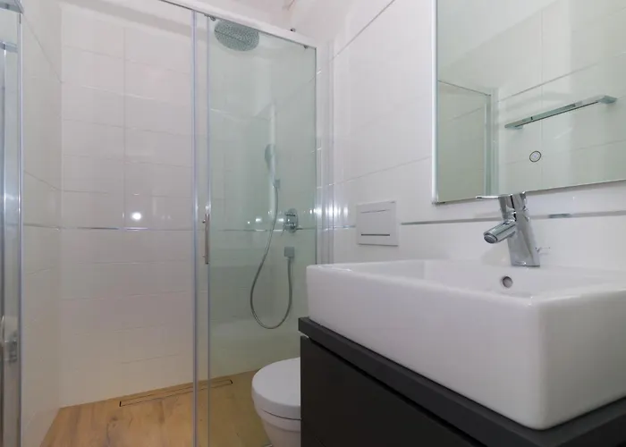 Nikola 2 * Crikvenica